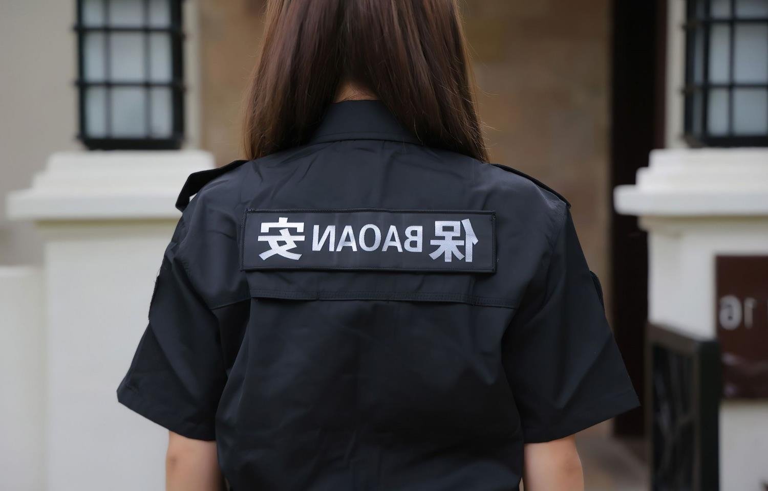 ����Ů����