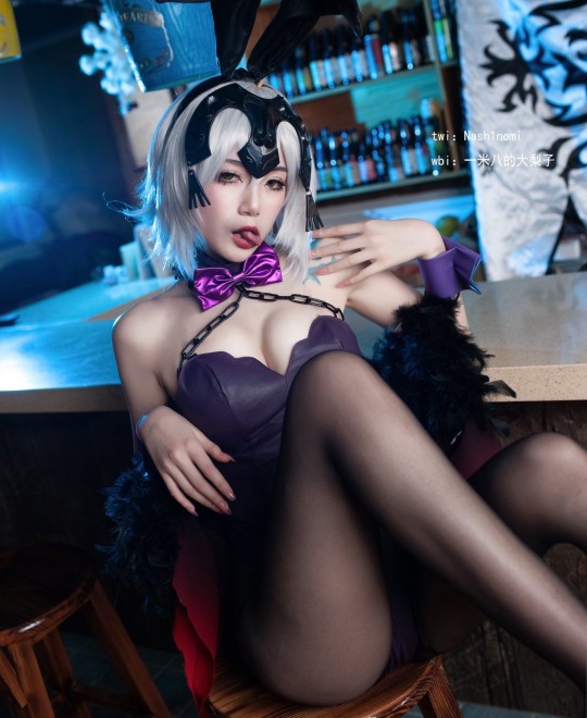 686С������