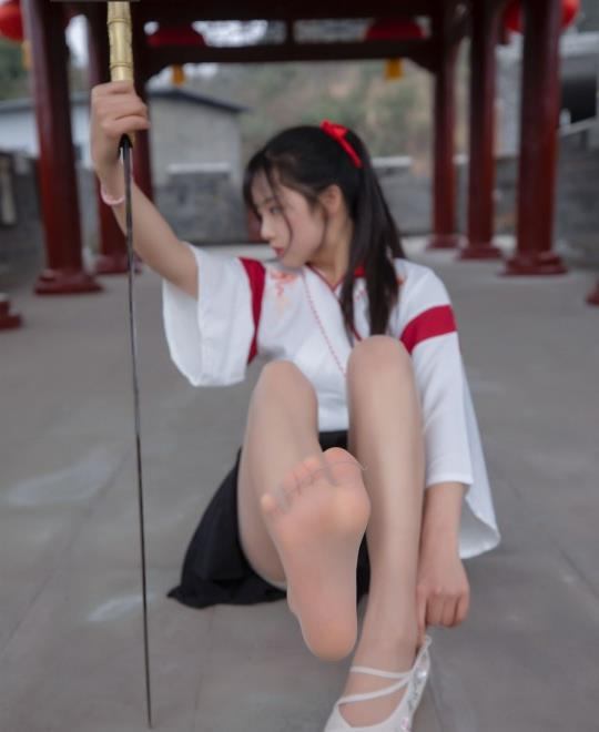 ��з���ʽ�첥