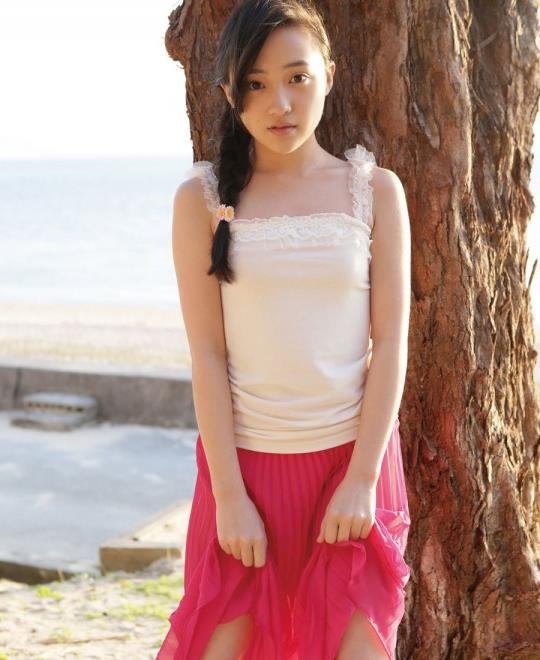 ��ɫ�¹���Ա��